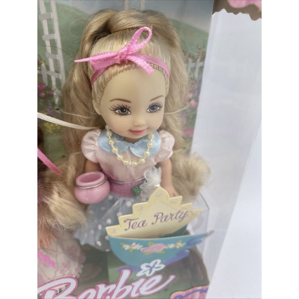2004 Barbie Kelly FANTASY TALES TEA PARTY Pink/Blue Gown G8381 NRFB - Picture 3 of 14
